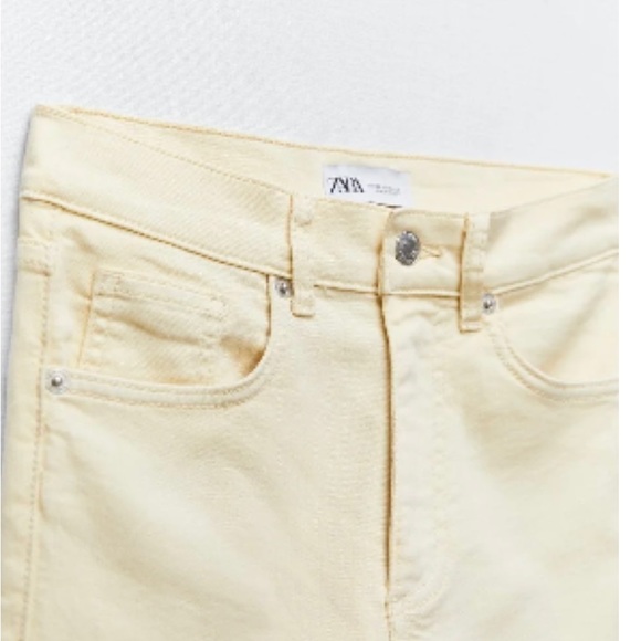 NWT ZARA MID RISE CROPPED FLARE JEANS CREAM SIZE 10 - Picture 5 of 7